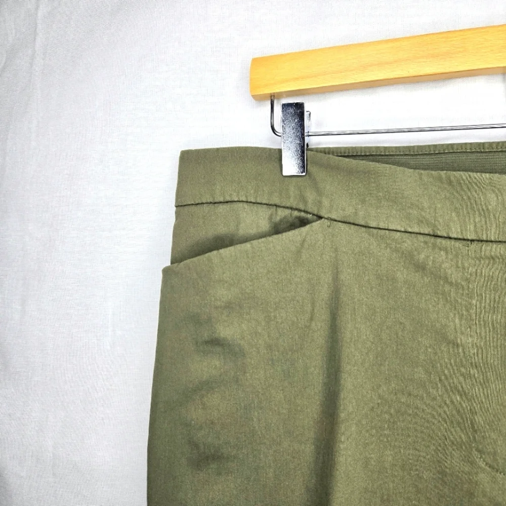 Liz Claiborne Ankle Pants. Olive green. 16 - Picture 9 of 12